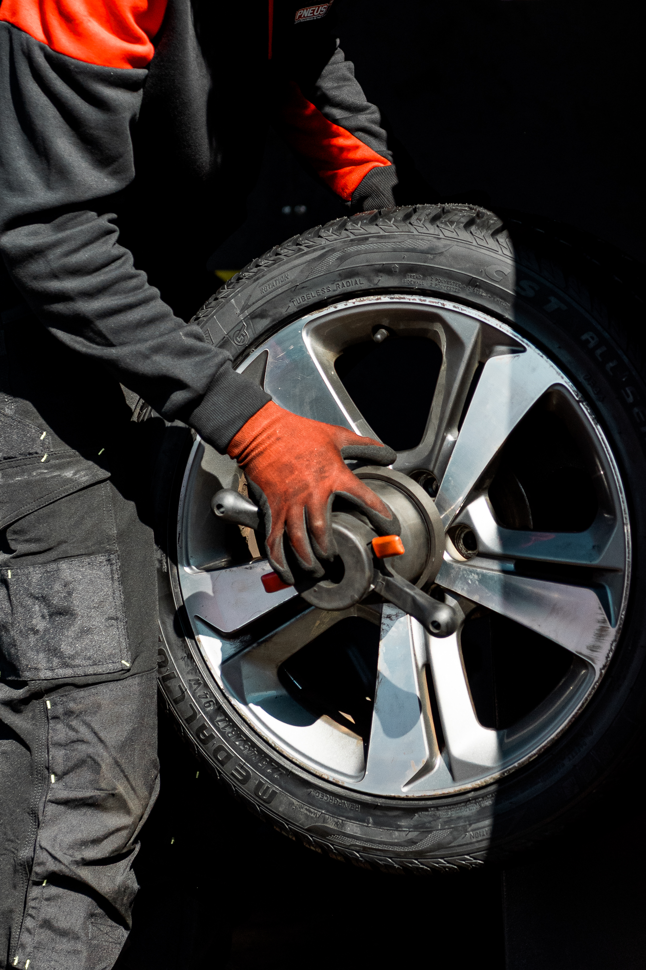 Intervention pneus SOS PNEUS 74 - Photo 12