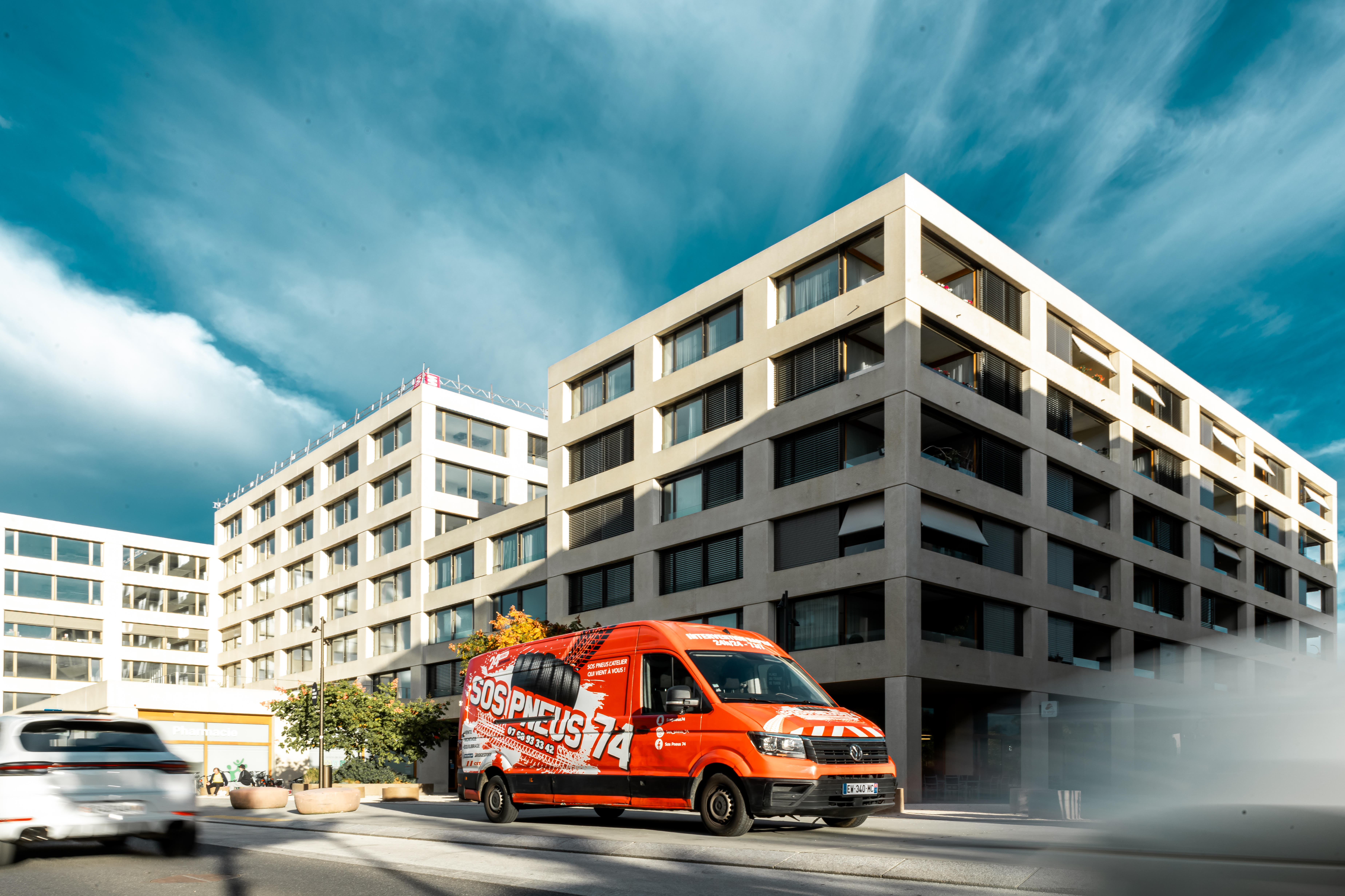 Montage de pneus à domicile en Haute Savoie - SOS PNEUS 74
